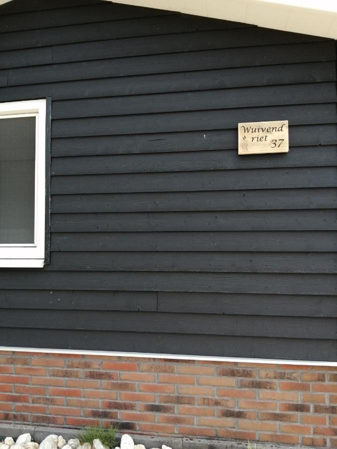 Wuivend Riet Gelegen Op Resort Venetie Giethoorn Zewnętrze zdjęcie